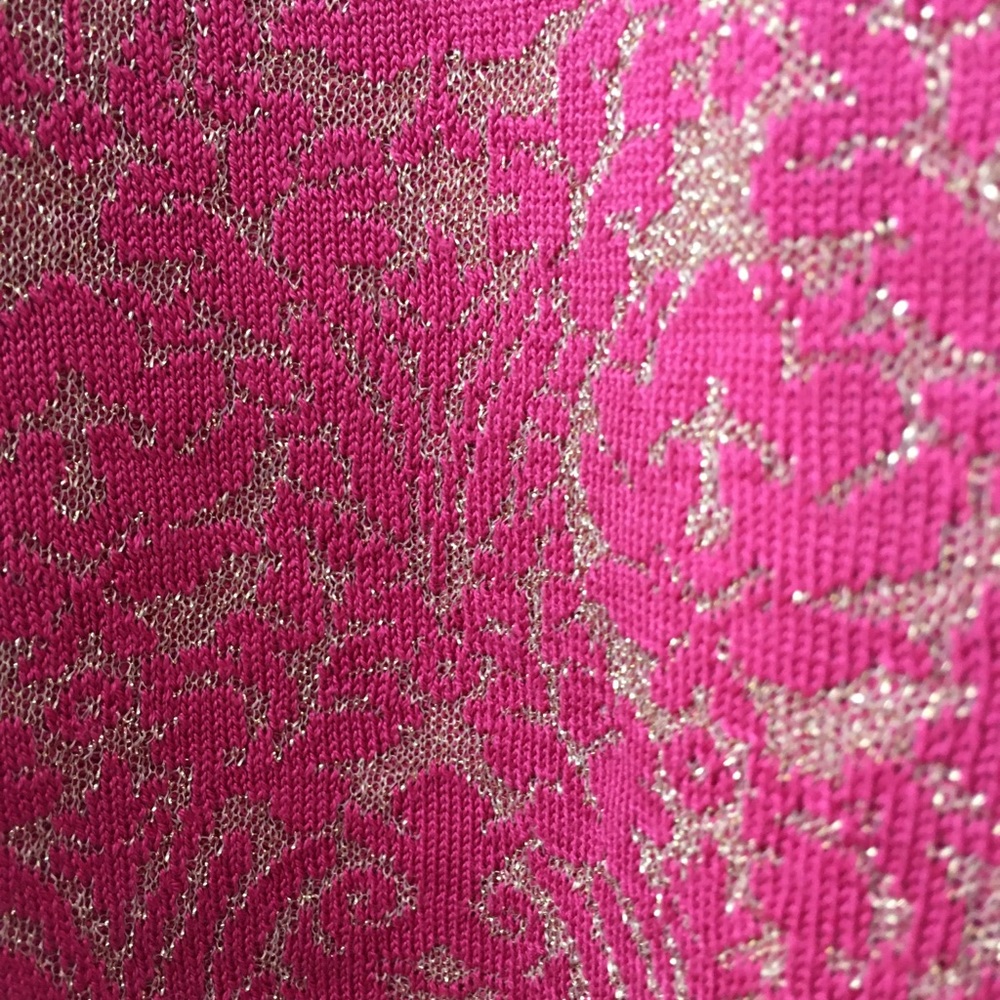 Pink and gold pattern top - Picture 5 of 6